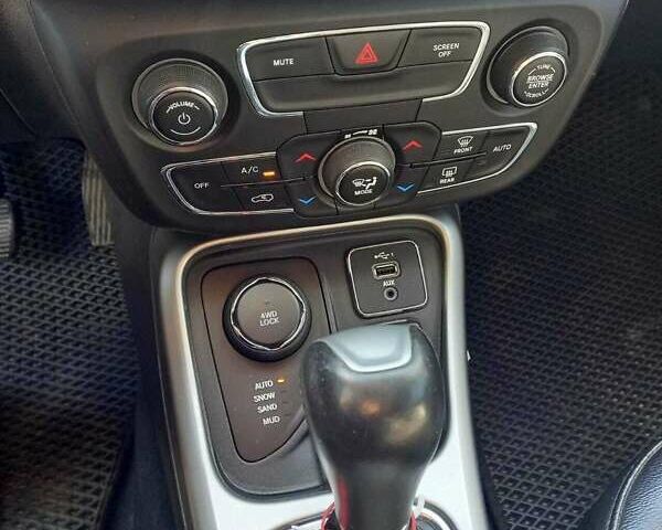 Сірий Джип Compass, об'ємом двигуна 2.4 л та пробігом 102 тис. км за 14700 $, фото 6 на Automoto.ua