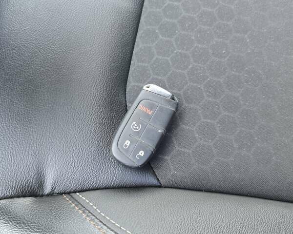 Сірий Джип Compass, об'ємом двигуна 2.36 л та пробігом 175 тис. км за 15200 $, фото 15 на Automoto.ua