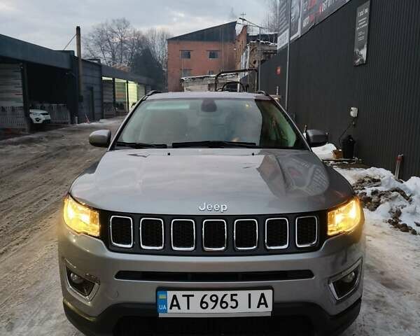 Серый Джип Компас, объемом двигателя 2.36 л и пробегом 40 тыс. км за 14000 $, фото 1 на Automoto.ua