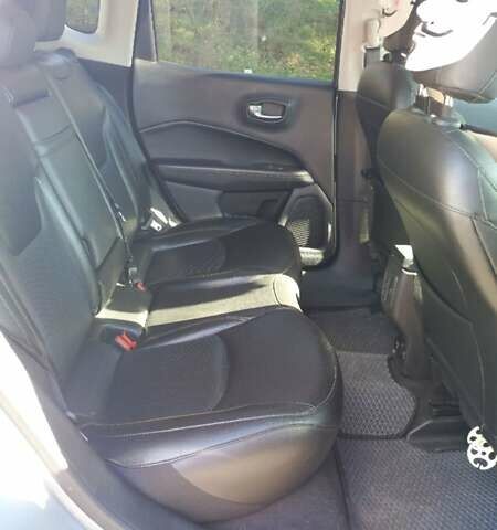 Джип Compass 2019 у Одесі на Automoto.ua Сірий Джип Compass, об'ємом двигуна 2.36 л та пробігом 148 тис. км за 17000 $, фото 1 на Automoto.ua