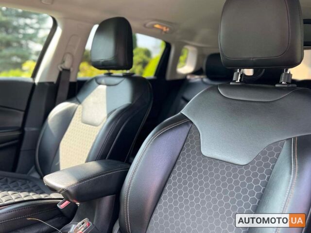 Сірий Джип Compass, об'ємом двигуна 2.4 л та пробігом 74 тис. км за 17000 $, фото 16 на Automoto.ua