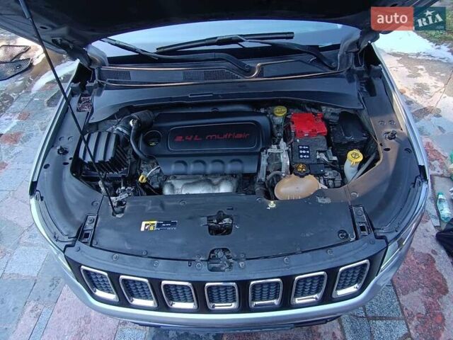 Сірий Джип Compass, об'ємом двигуна 2.4 л та пробігом 132 тис. км за 16800 $, фото 8 на Automoto.ua
