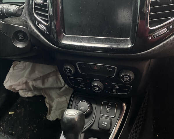 Серый Джип Компас, объемом двигателя 2.36 л и пробегом 87 тыс. км за 9200 $, фото 10 на Automoto.ua