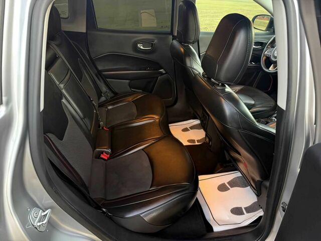 Серый Джип Компас, объемом двигателя 2.4 л и пробегом 38 тыс. км за 10000 $, фото 12 на Automoto.ua