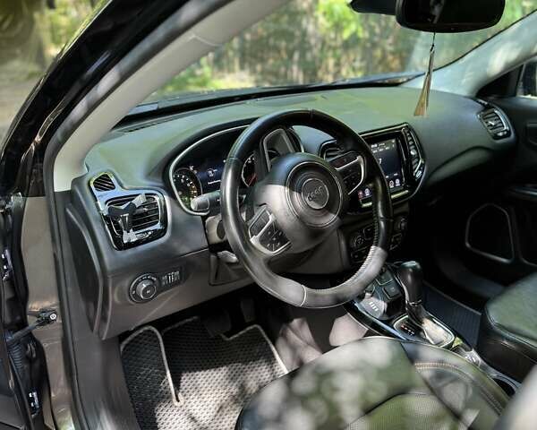 Джип Compass 2019 у Барвенковом на Automoto.ua Сірий Джип Compass, об'ємом двигуна 2.36 л та пробігом 114 тис. км за 14500 $, фото 7 на Automoto.ua