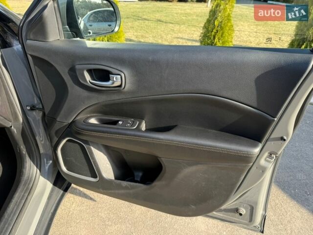 Серый Джип Компас, объемом двигателя 2.36 л и пробегом 84 тыс. км за 15000 $, фото 26 на Automoto.ua