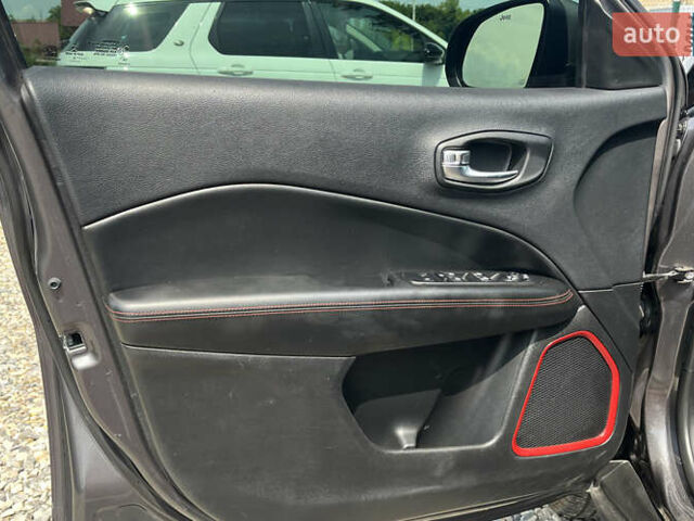Сірий Джип Compass, об'ємом двигуна 2.4 л та пробігом 102 тис. км за 16200 $, фото 7 на Automoto.ua