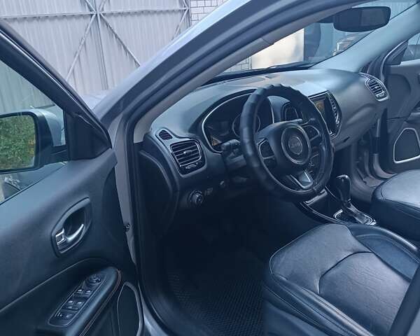 Сірий Джип Compass, об'ємом двигуна 2.4 л та пробігом 132 тис. км за 16800 $, фото 5 на Automoto.ua