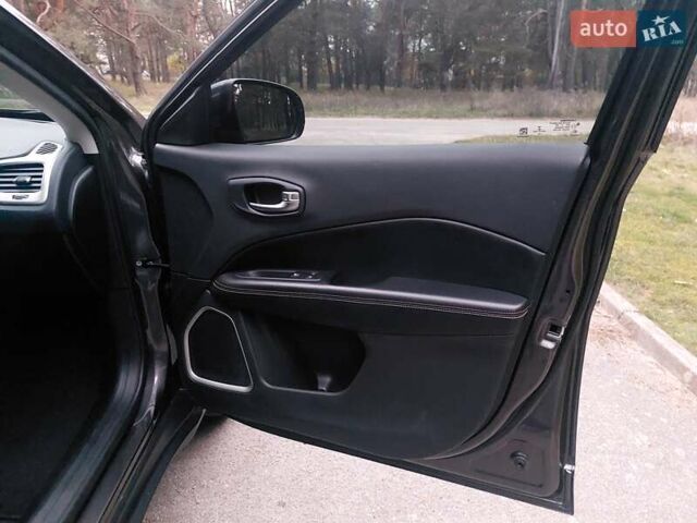 Серый Джип Компас, объемом двигателя 2.36 л и пробегом 78 тыс. км за 14700 $, фото 13 на Automoto.ua