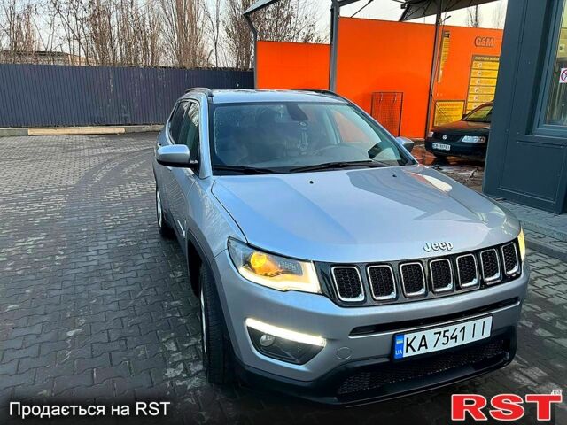 Серый Джип Компас, объемом двигателя 2.4 л и пробегом 46 тыс. км за 14000 $, фото 1 на Automoto.ua