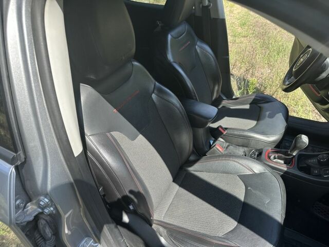 Серый Джип Компас, объемом двигателя 2.4 л и пробегом 135 тыс. км за 14200 $, фото 7 на Automoto.ua