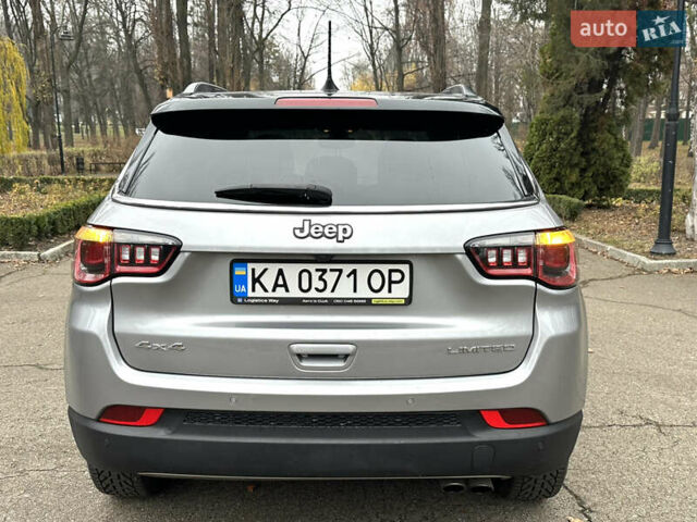 Серый Джип Компас, объемом двигателя 2.36 л и пробегом 189 тыс. км за 17300 $, фото 9 на Automoto.ua