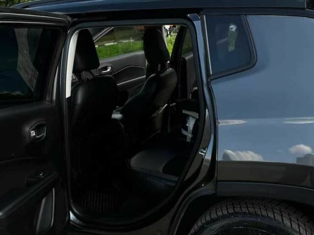 Серый Джип Компас, объемом двигателя 0 л и пробегом 98 тыс. км за 14000 $, фото 6 на Automoto.ua