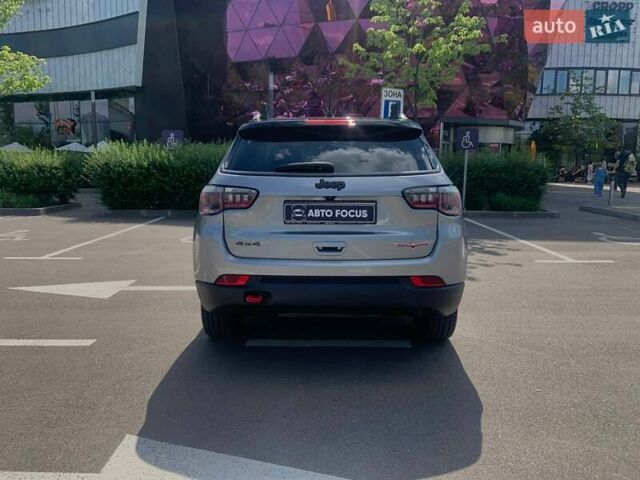 Джип Compass 2019 у Києві на Automoto.ua Сірий Джип Compass, об'ємом двигуна 2.36 л та пробігом 130 тис. км за 15990 $, фото 4 на Automoto.ua