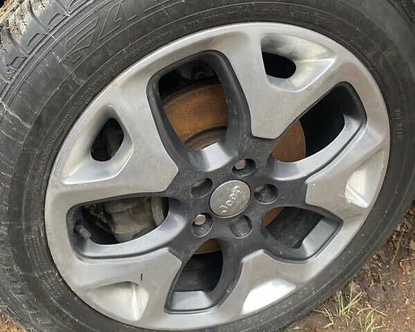 Серый Джип Компас, объемом двигателя 2.36 л и пробегом 87 тыс. км за 9200 $, фото 3 на Automoto.ua