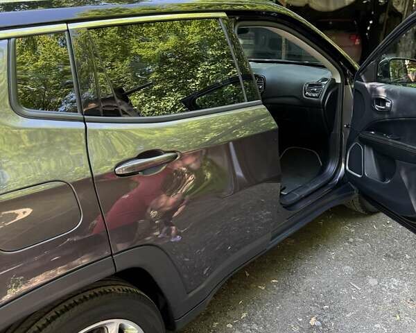 Джип Compass 2019 у Барвенковом на Automoto.ua Сірий Джип Compass, об'ємом двигуна 2.36 л та пробігом 114 тис. км за 14500 $, фото 2 на Automoto.ua