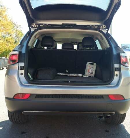 Джип Compass 2019 у Одесі на Automoto.ua Сірий Джип Compass, об'ємом двигуна 2.36 л та пробігом 148 тис. км за 17000 $, фото 3 на Automoto.ua