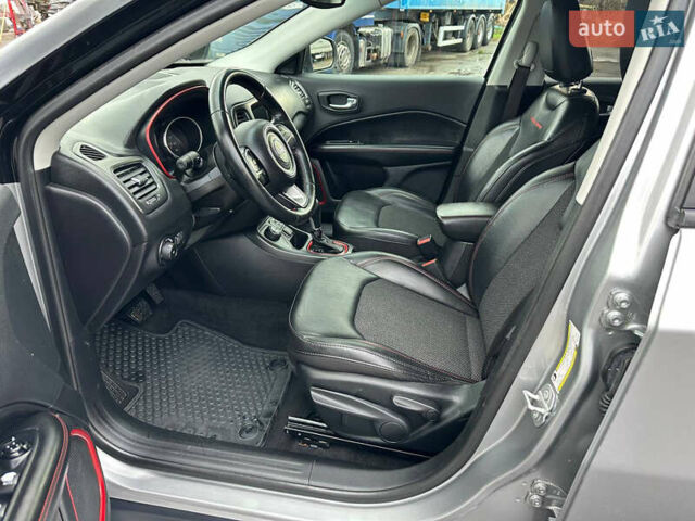 Сірий Джип Compass, об'ємом двигуна 2.36 л та пробігом 182 тис. км за 15000 $, фото 6 на Automoto.ua