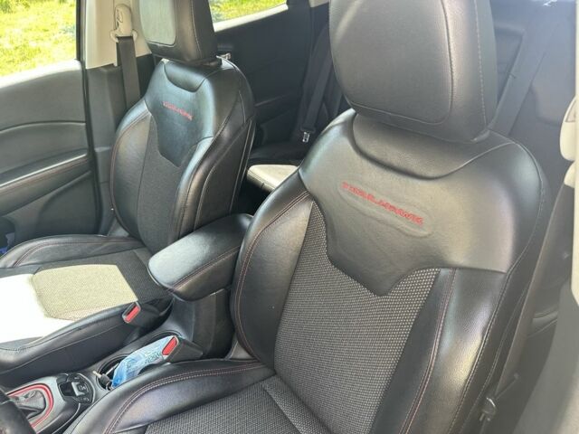 Серый Джип Компас, объемом двигателя 2.4 л и пробегом 135 тыс. км за 14200 $, фото 4 на Automoto.ua