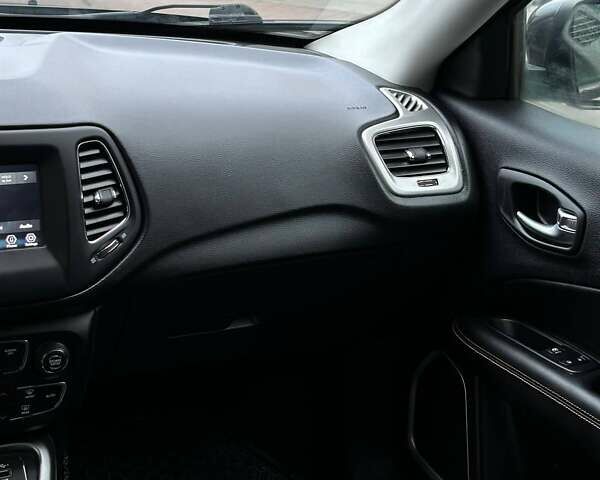 Сірий Джип Compass, об'ємом двигуна 2.36 л та пробігом 60 тис. км за 14700 $, фото 16 на Automoto.ua