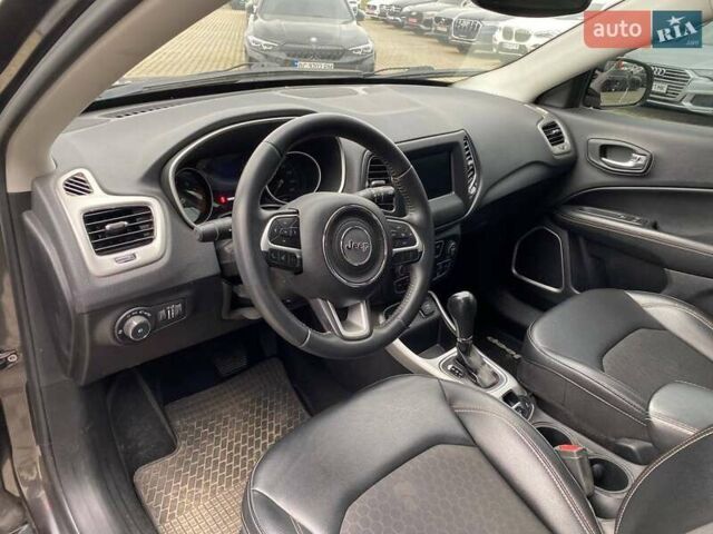 Джип Compass 2019 у Львові на Automoto.ua Сірий Джип Compass, об'ємом двигуна 2.36 л та пробігом 106 тис. км за 15300 $, фото 11 на Automoto.ua