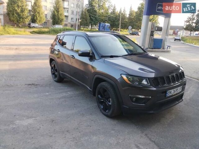 Серый Джип Компас, объемом двигателя 2.36 л и пробегом 132 тыс. км за 17000 $, фото 3 на Automoto.ua