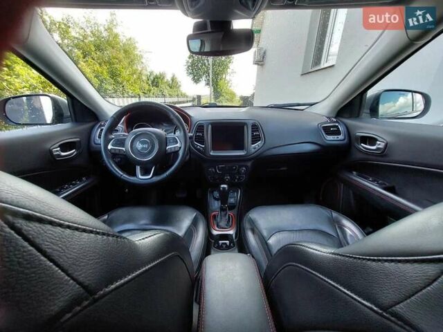 Джип Compass 2019 у Первомайськ на Automoto.ua Сірий Джип Compass, об'ємом двигуна 2.36 л та пробігом 195 тис. км за 17800 $, фото 13 на Automoto.ua
