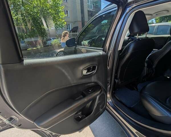 Серый Джип Компас, объемом двигателя 2.36 л и пробегом 123 тыс. км за 18750 $, фото 6 на Automoto.ua