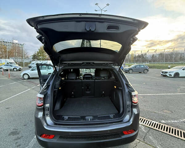 Серый Джип Компас, объемом двигателя 1.33 л и пробегом 76 тыс. км за 27999 $, фото 20 на Automoto.ua