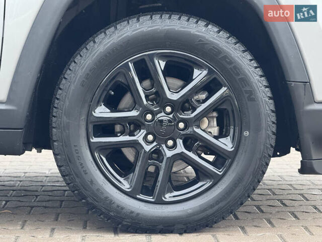 Серый Джип Компас, объемом двигателя 2.4 л и пробегом 130 тыс. км за 16950 $, фото 21 на Automoto.ua