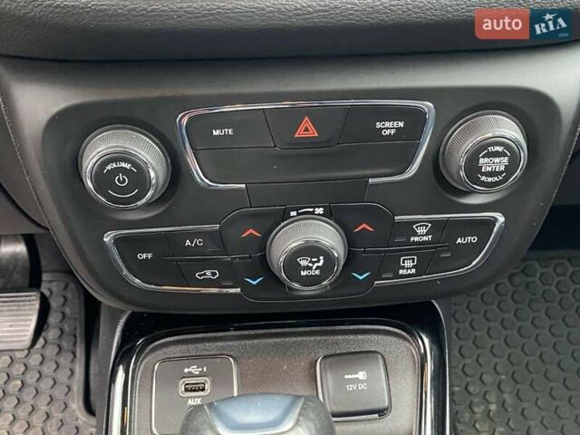 Серый Джип Компас, объемом двигателя 2.36 л и пробегом 201 тыс. км за 15499 $, фото 42 на Automoto.ua