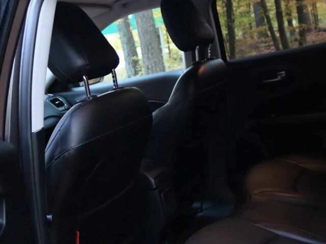 Сірий Джип Compass, об'ємом двигуна 2.4 л та пробігом 69 тис. км за 12700 $, фото 17 на Automoto.ua