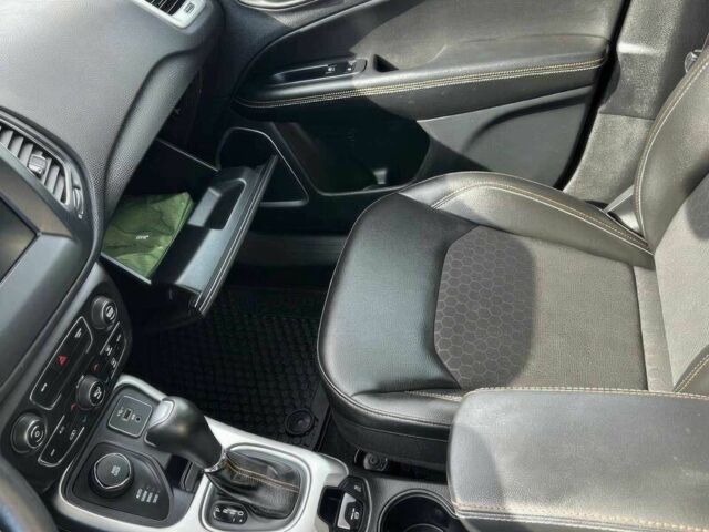 Сірий Джип Compass, об'ємом двигуна 2.4 л та пробігом 24 тис. км за 13000 $, фото 15 на Automoto.ua