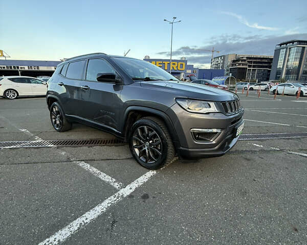 Серый Джип Компас, объемом двигателя 1.33 л и пробегом 76 тыс. км за 27999 $, фото 4 на Automoto.ua