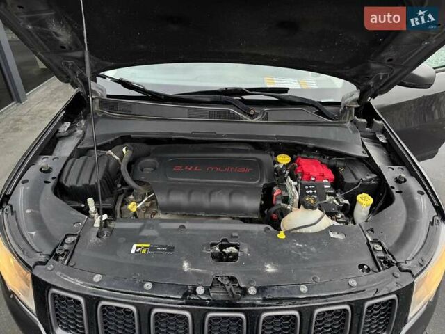 Сірий Джип Compass, об'ємом двигуна 2.36 л та пробігом 199 тис. км за 13900 $, фото 55 на Automoto.ua