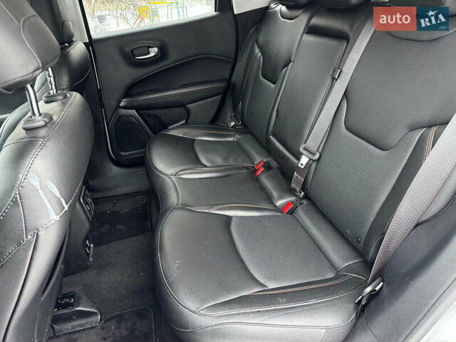 Сірий Джип Compass, об'ємом двигуна 2.4 л та пробігом 49 тис. км за 17990 $, фото 26 на Automoto.ua