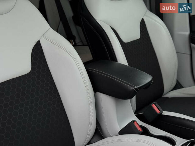 Серый Джип Компас, объемом двигателя 2.4 л и пробегом 130 тыс. км за 16950 $, фото 38 на Automoto.ua