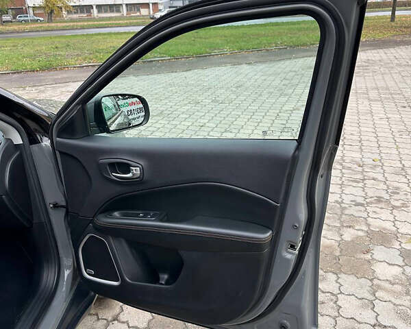 Серый Джип Компас, объемом двигателя 2.4 л и пробегом 110 тыс. км за 16900 $, фото 11 на Automoto.ua