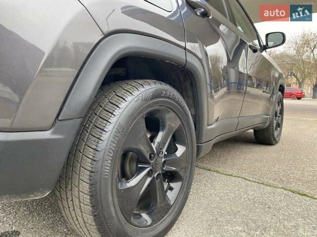 Серый Джип Компас, объемом двигателя 2.36 л и пробегом 201 тыс. км за 15499 $, фото 23 на Automoto.ua