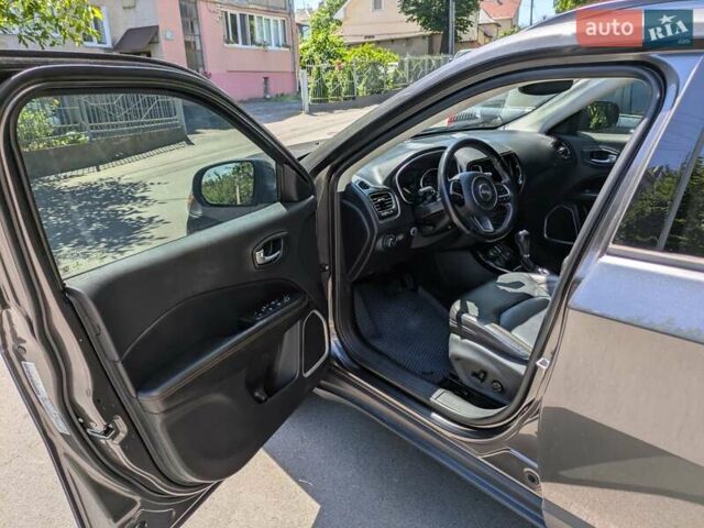 Серый Джип Компас, объемом двигателя 2.36 л и пробегом 123 тыс. км за 18750 $, фото 3 на Automoto.ua