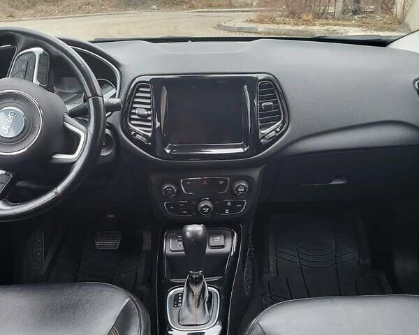 Серый Джип Компас, объемом двигателя 2.36 л и пробегом 130 тыс. км за 15500 $, фото 5 на Automoto.ua