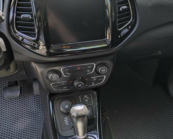 Серый Джип Компас, объемом двигателя 2.36 л и пробегом 123 тыс. км за 18750 $, фото 5 на Automoto.ua