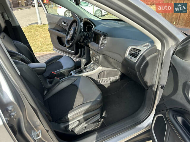 Серый Джип Компас, объемом двигателя 2.36 л и пробегом 133 тыс. км за 16450 $, фото 13 на Automoto.ua