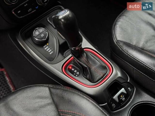 Сірий Джип Compass, об'ємом двигуна 2.36 л та пробігом 199 тис. км за 13900 $, фото 26 на Automoto.ua