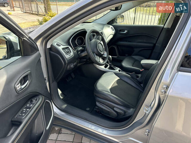 Серый Джип Компас, объемом двигателя 2.36 л и пробегом 133 тыс. км за 16450 $, фото 7 на Automoto.ua