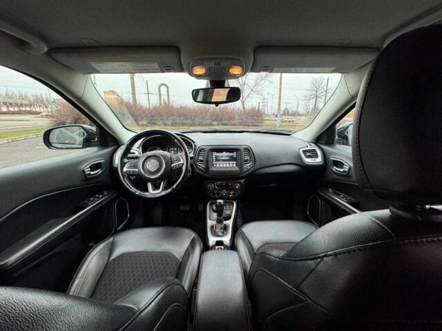 Серый Джип Компас, объемом двигателя 0 л и пробегом 60 тыс. км за 14100 $, фото 8 на Automoto.ua