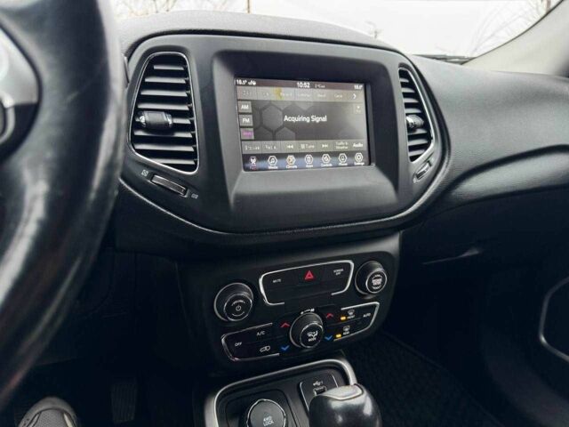 Серый Джип Компас, объемом двигателя 0 л и пробегом 60 тыс. км за 14100 $, фото 11 на Automoto.ua