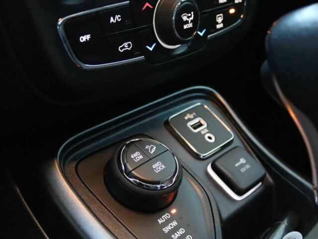 Сірий Джип Compass, об'ємом двигуна 2.4 л та пробігом 69 тис. км за 12700 $, фото 14 на Automoto.ua