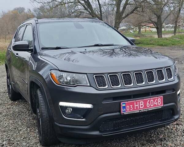 Серый Джип Компас, объемом двигателя 2.36 л и пробегом 124 тыс. км за 15755 $, фото 1 на Automoto.ua