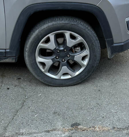 Сірий Джип Compass, об'ємом двигуна 2.4 л та пробігом 194 тис. км за 14300 $, фото 11 на Automoto.ua